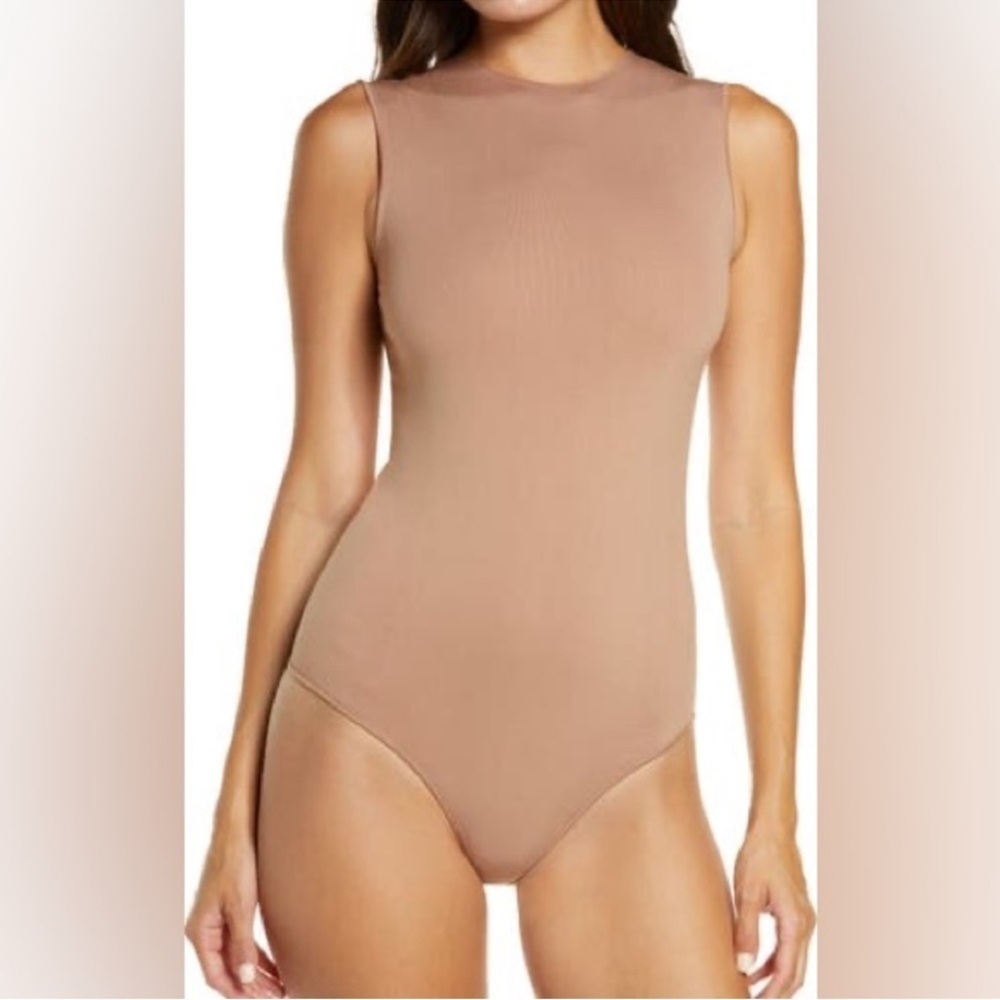Skims Essential Crewneck Sleeveless Bodysuit